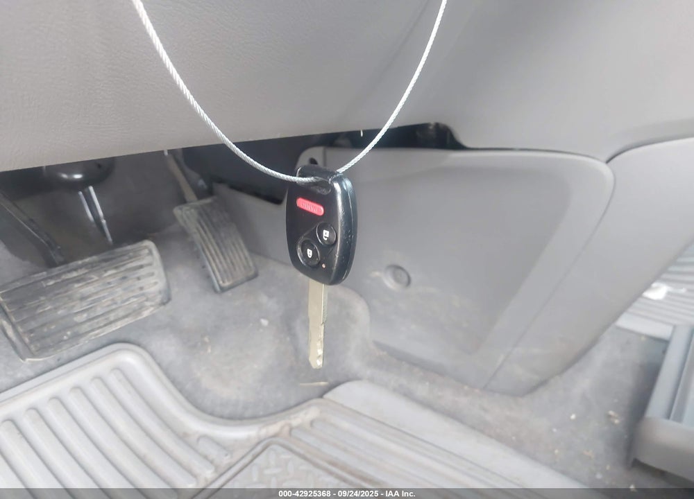 2011 HONDA CR-V VIN: 5J6RE3H32BL009870