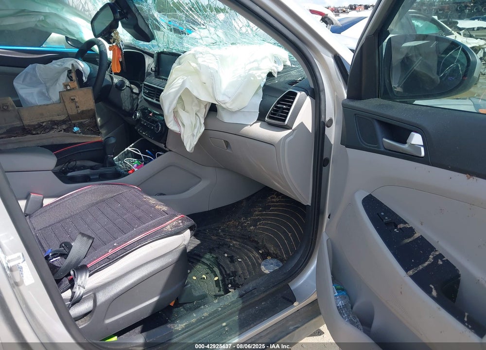 2021 HYUNDAI TUCSON VIN: KM8J33A41MU390079