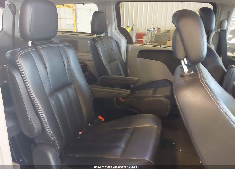 2016 CHRYSLER TOWN & COUNTRY TOURING VIN: 2C4RC1BG0GR305884
