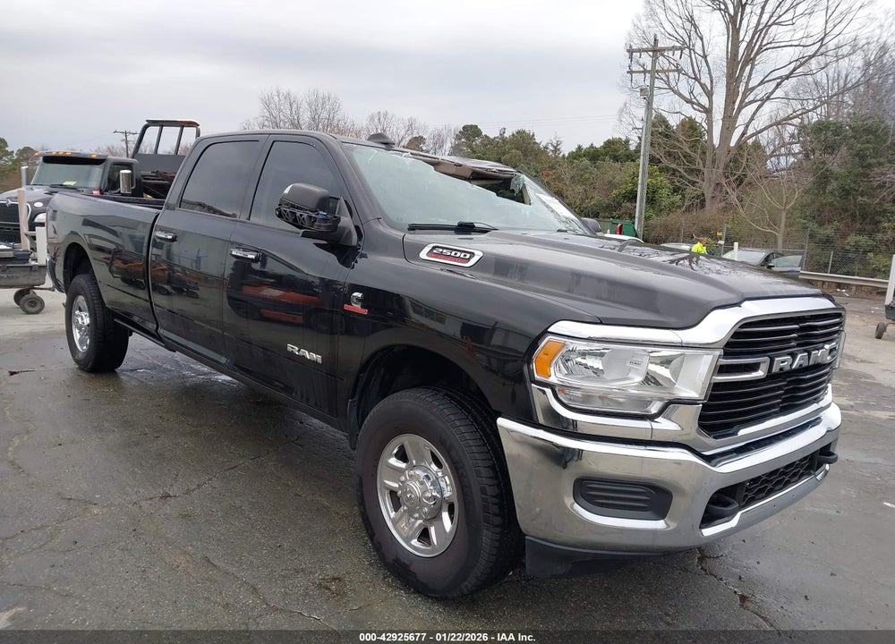 2019 RAM 2500 BIG HORN  4X4 8' BOX VIN: 3C6UR5JL2KG689168