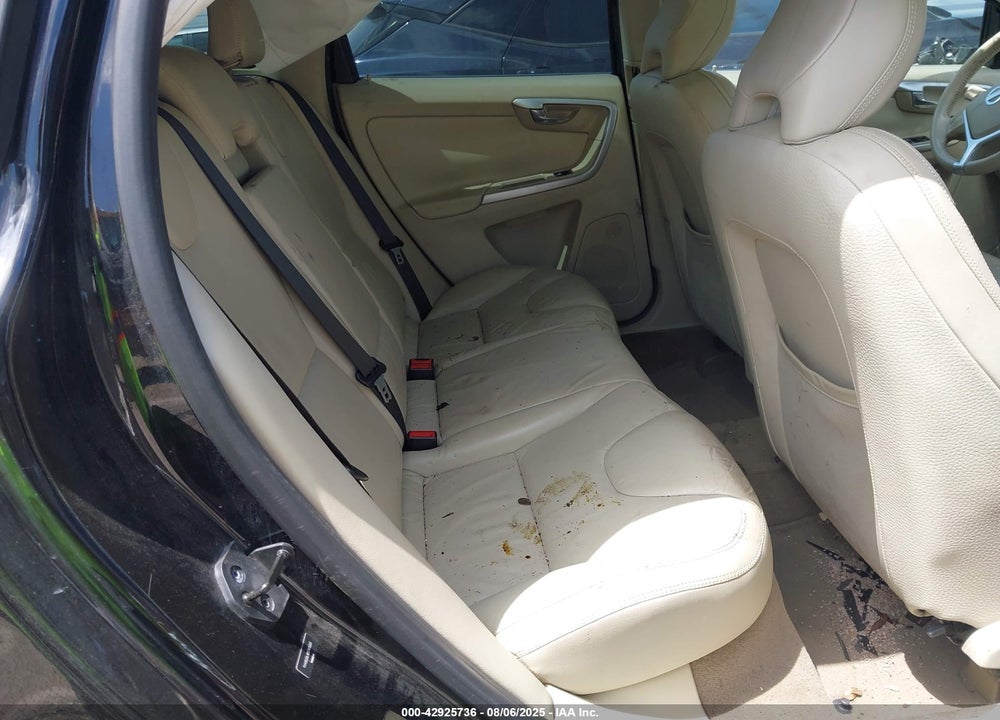 2011 VOLVO XC60 VIN: YV4952DL8B2189333
