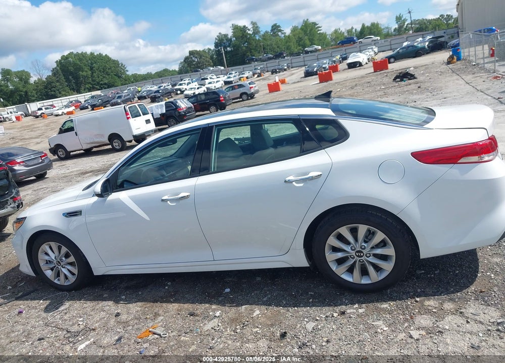 2018 KIA OPTIMA VIN: 5XXGU4L38JG242633