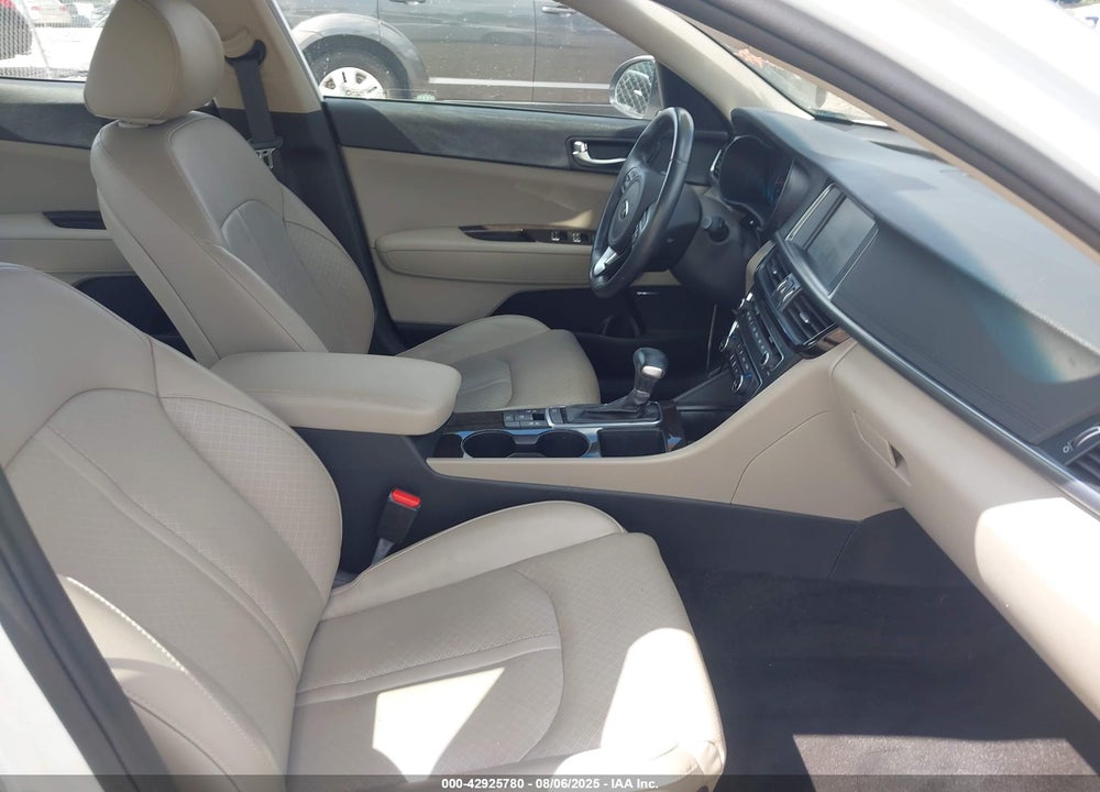2018 KIA OPTIMA VIN: 5XXGU4L38JG242633