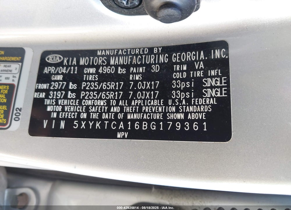 2011 KIA SORENTO VIN: 5XYKTCA16BG179361