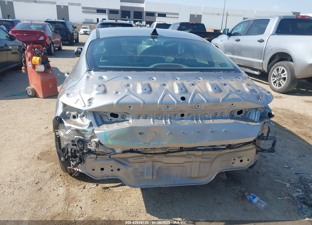 2022 HYUNDAI ELANTRA VIN: 5NPLM4AG8NH070831