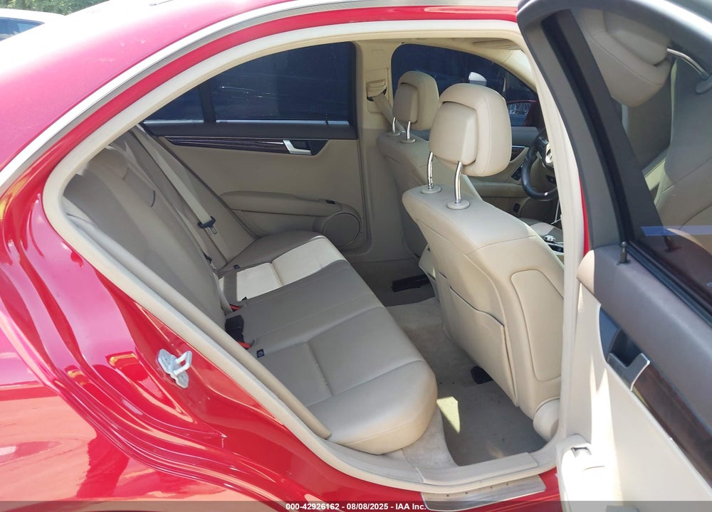 2014 MERCEDES-BENZ C 250 SPORT VIN: WDDGF4HB8ER306026