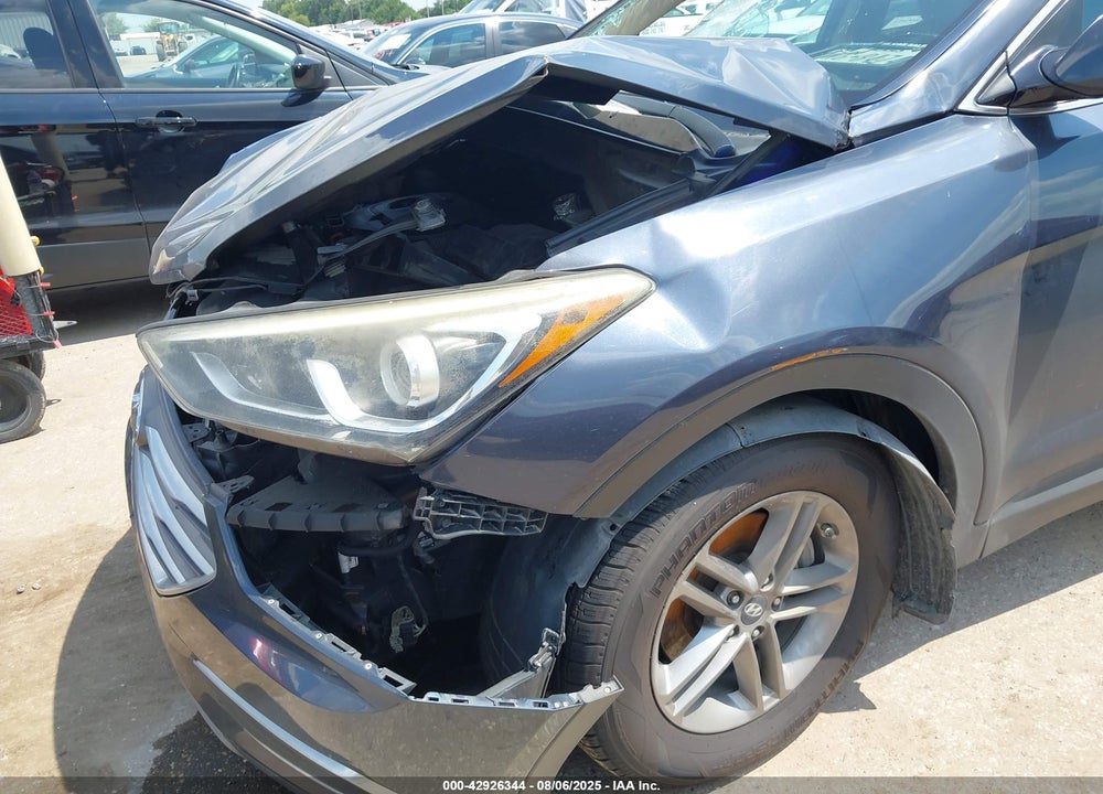2018 HYUNDAI SANTA FE VIN: 5NMZT3LB4JH084404