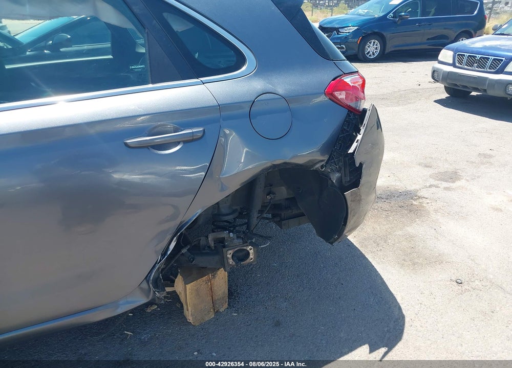 2019 HYUNDAI ELANTRA GT VIN: KMHH35LE2KU113793