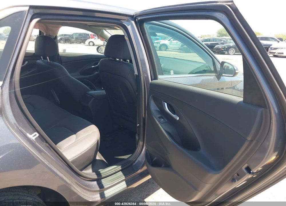 2019 HYUNDAI ELANTRA GT VIN: KMHH35LE2KU113793