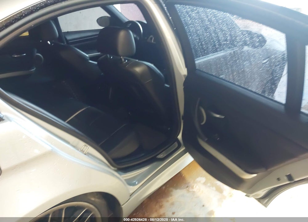 2010 BMW M3 VIN: WBSPM9C53AE202164