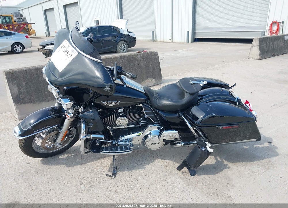 2012 HARLEY-DAVIDSON FLHRC ROAD KING CLASSIC VIN: 1HD1FRM19CB639480