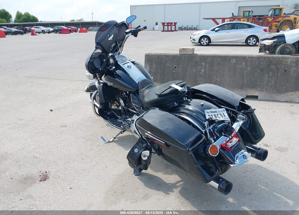 2012 HARLEY-DAVIDSON FLHRC ROAD KING CLASSIC VIN: 1HD1FRM19CB639480