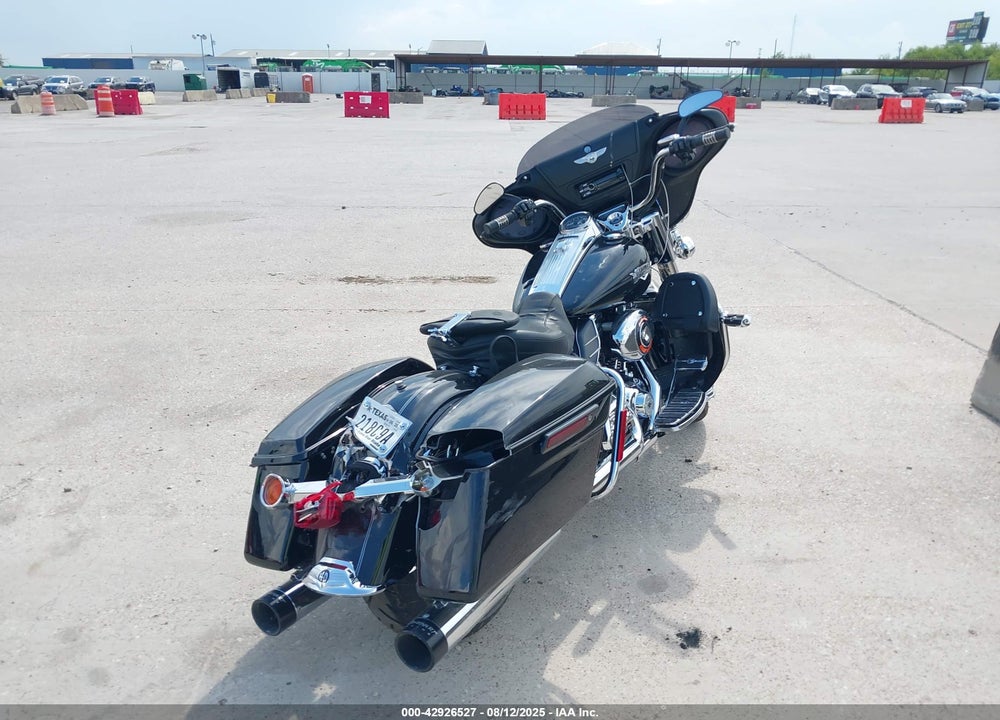 2012 HARLEY-DAVIDSON FLHRC ROAD KING CLASSIC VIN: 1HD1FRM19CB639480