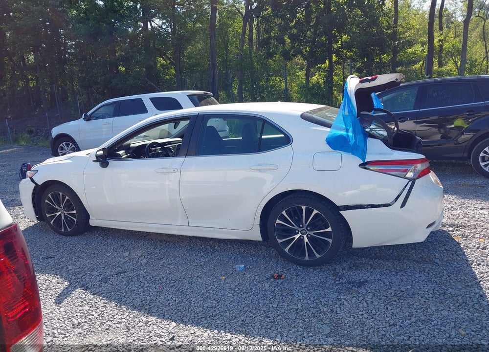 2018 TOYOTA CAMRY VIN: 4T1B11HK5JU045877