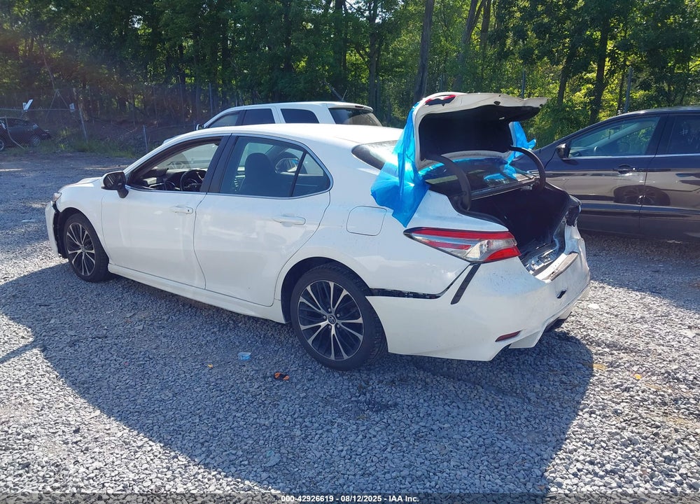 2018 TOYOTA CAMRY VIN: 4T1B11HK5JU045877
