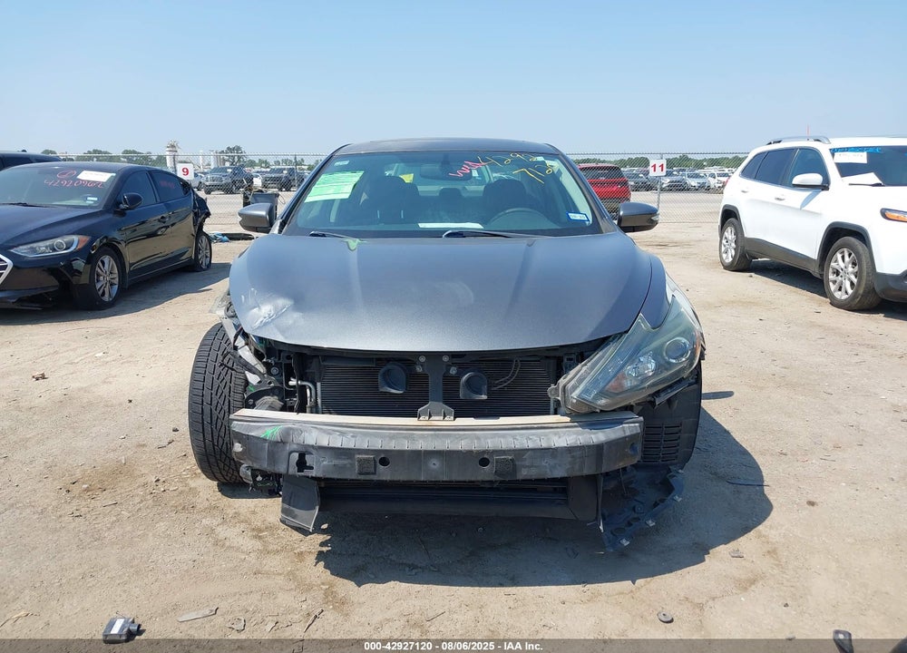 2017 NISSAN ALTIMA VIN: 1N4AL3APXHC284195