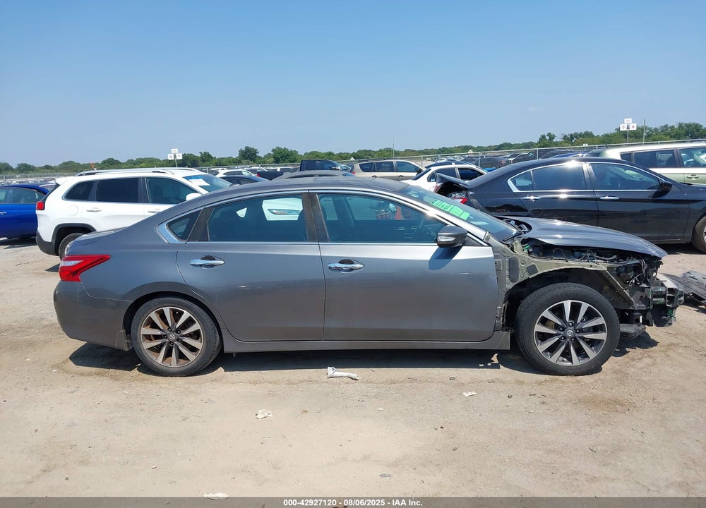 2017 NISSAN ALTIMA VIN: 1N4AL3APXHC284195