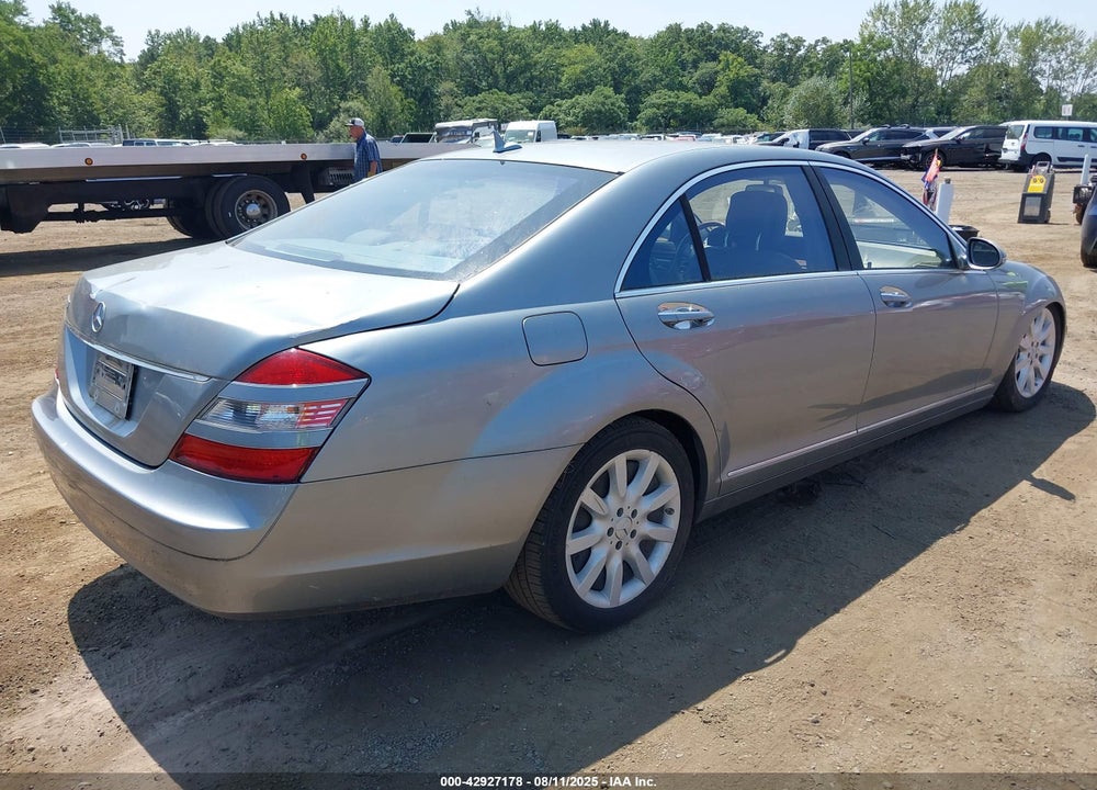 2007 MERCEDES-BENZ S 550 VIN: WDDNG71X47A095453