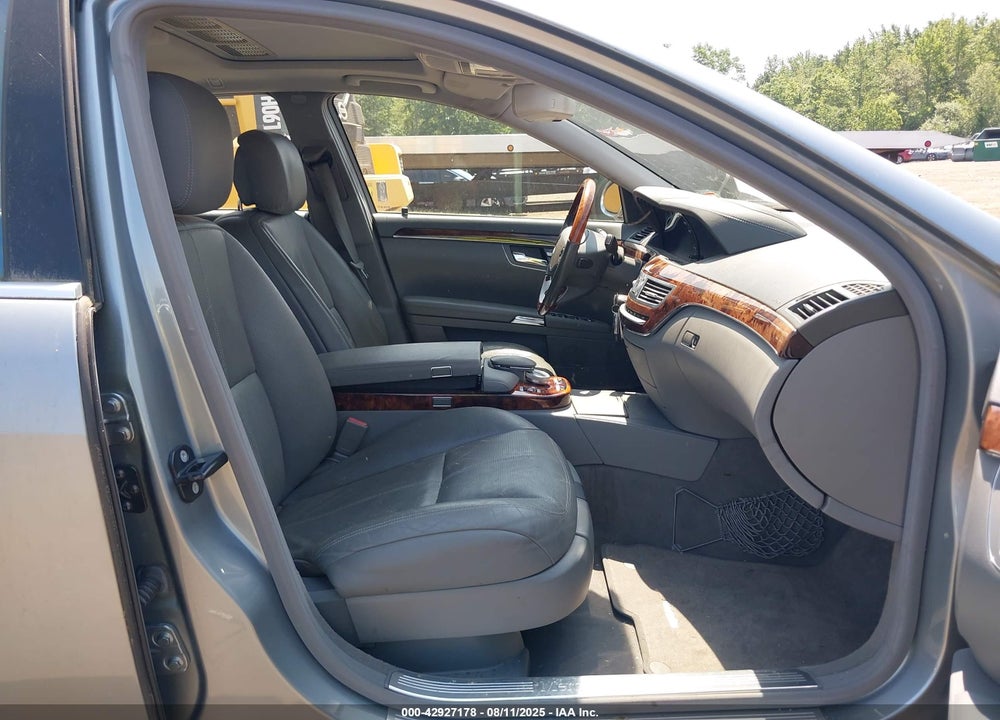 2007 MERCEDES-BENZ S 550 VIN: WDDNG71X47A095453