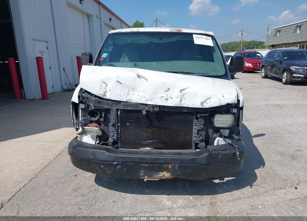 2005 GMC SAVANA STANDARD VIN: 1GTFH15T851181183