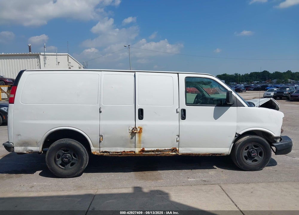 2005 GMC SAVANA STANDARD VIN: 1GTFH15T851181183