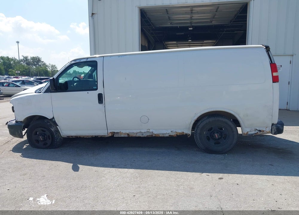 2005 GMC SAVANA STANDARD VIN: 1GTFH15T851181183