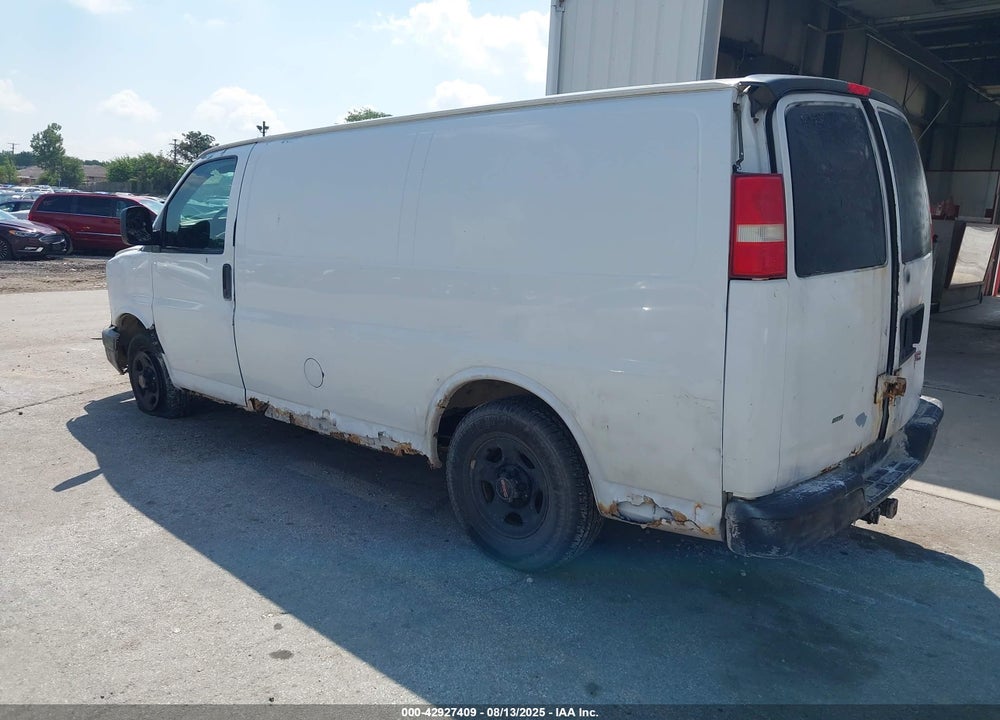 2005 GMC SAVANA STANDARD VIN: 1GTFH15T851181183