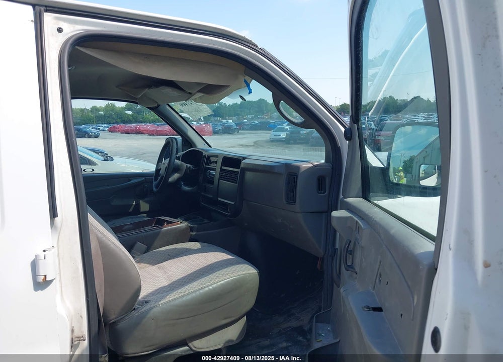 2005 GMC SAVANA STANDARD VIN: 1GTFH15T851181183