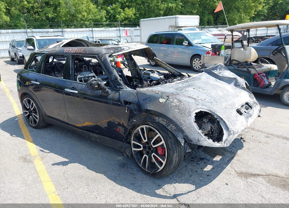 2021 MINI CLUBMAN JOHN COOPER WORKS VIN: WMWJZ9C06M2P32943