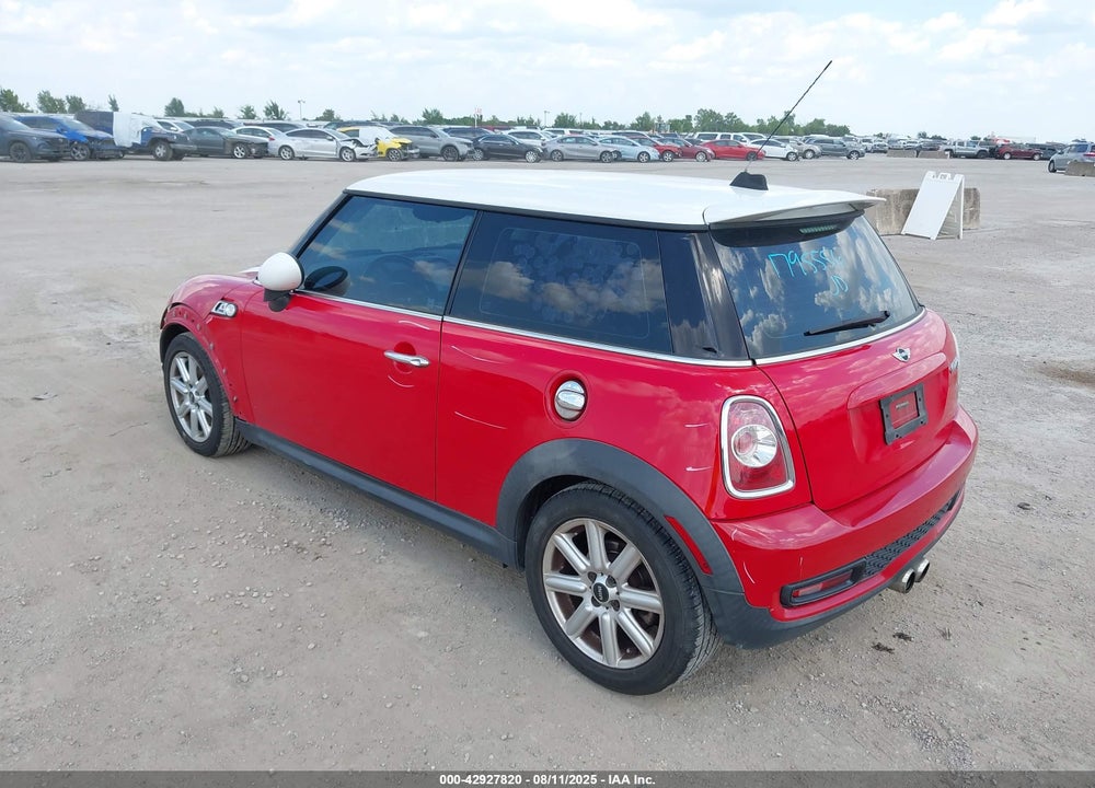 2011 MINI COOPER VIN: WMWSV3C58BTY21378