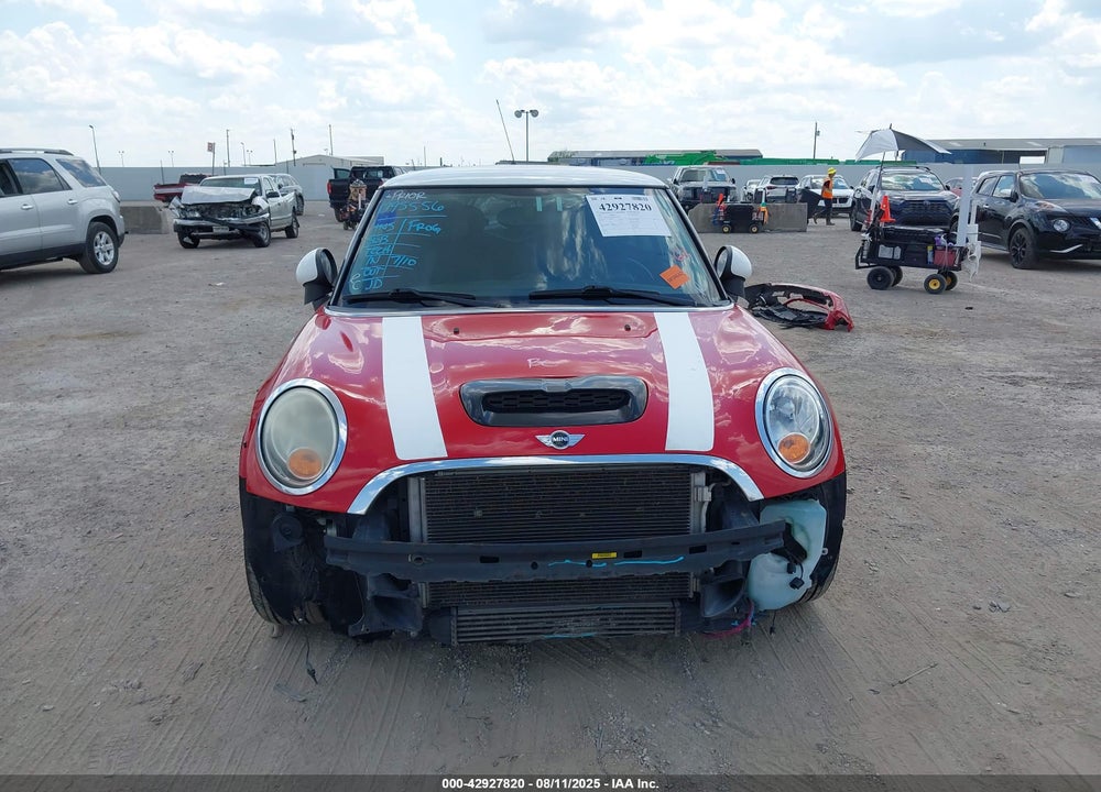 2011 MINI COOPER VIN: WMWSV3C58BTY21378