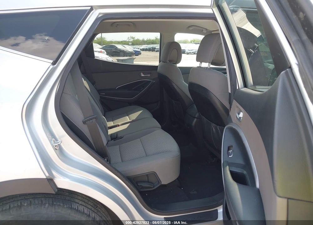 2016 HYUNDAI SANTA FE VIN: 5XYZTDLB4GG358547