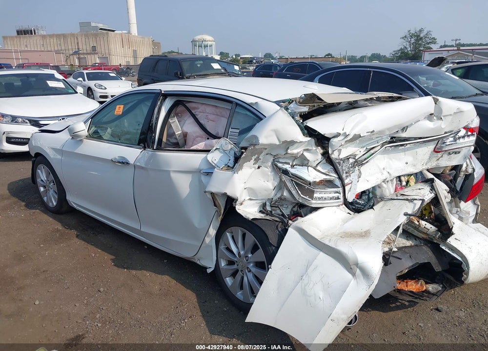 2015 HONDA ACCORD VIN: 1HGCR3F8XFA037952