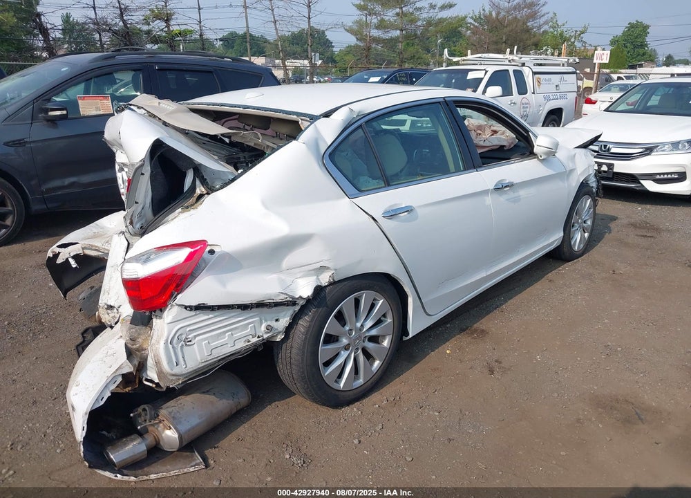 2015 HONDA ACCORD VIN: 1HGCR3F8XFA037952