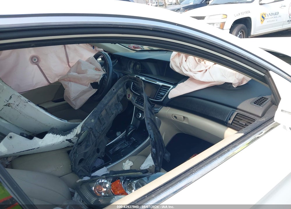 2015 HONDA ACCORD VIN: 1HGCR3F8XFA037952