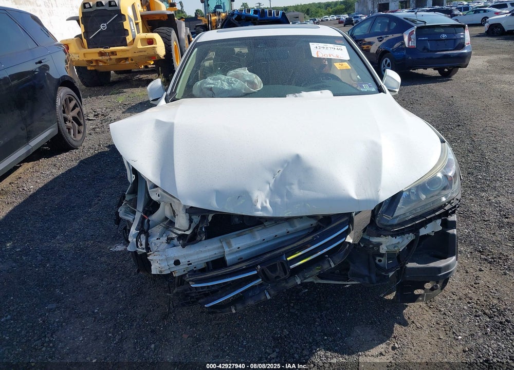 2015 HONDA ACCORD VIN: 1HGCR3F8XFA037952