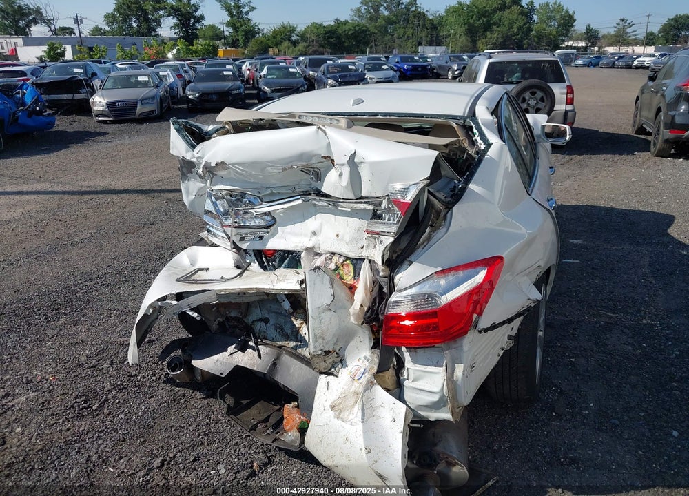 2015 HONDA ACCORD VIN: 1HGCR3F8XFA037952