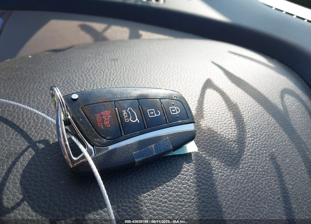 2018 HYUNDAI SANTA FE VIN: 5XYZWDLA7JG512495