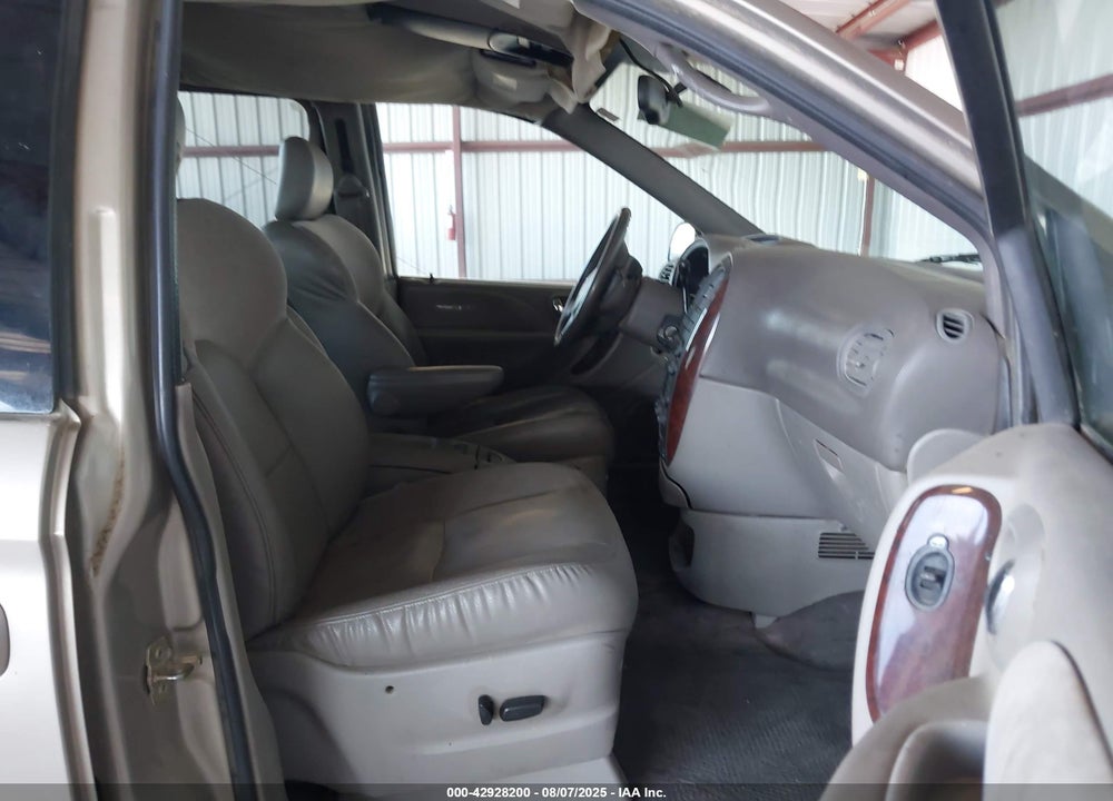 2003 CHRYSLER TOWN & COUNTRY LIMITED VIN: 2C8GP64L83R126973