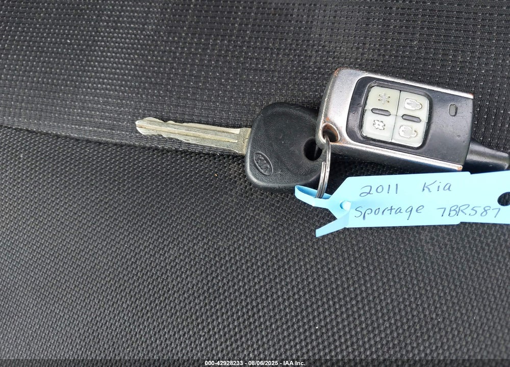 2011 KIA SPORTAGE VIN: KNDPB3A25B7124656