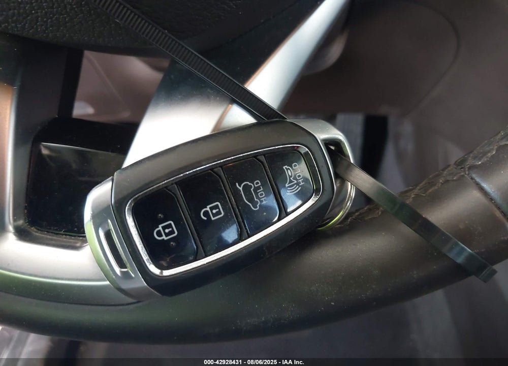 2020 HYUNDAI SANTA FE VIN: 5NMS33ADXLH156084