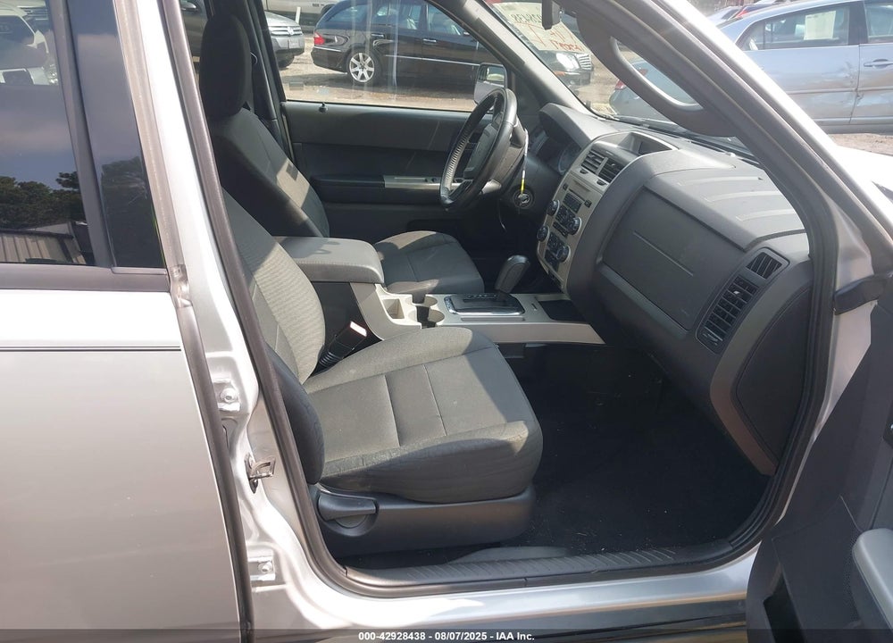 2011 FORD ESCAPE VIN: 1FMCU0DG8BKA04731