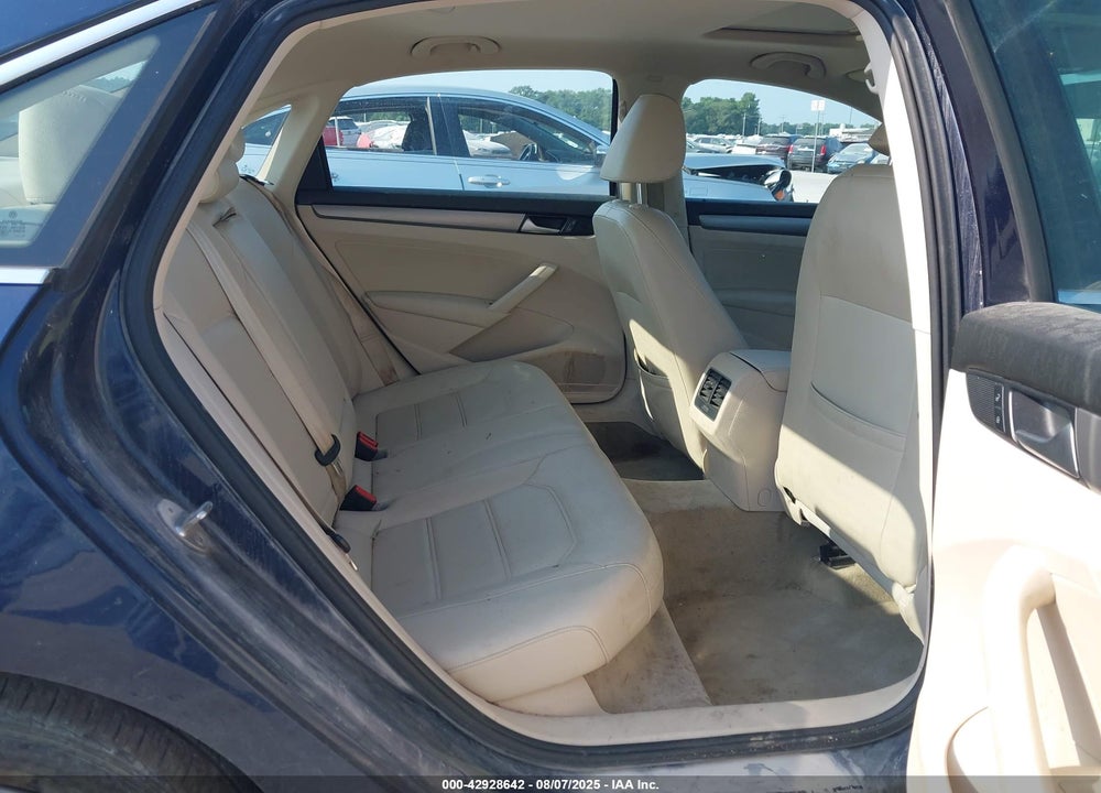 2015 VOLKSWAGEN PASSAT VIN: 1VWBV7A38FC088554