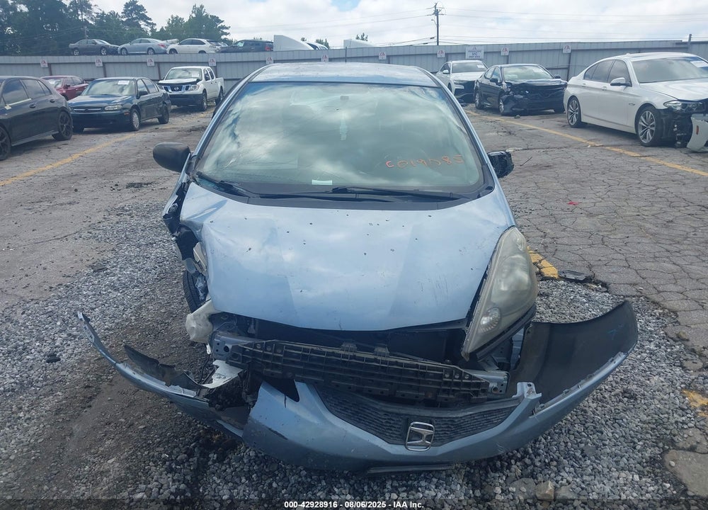 2011 HONDA FIT VIN: JHMGE8H3XBC019085