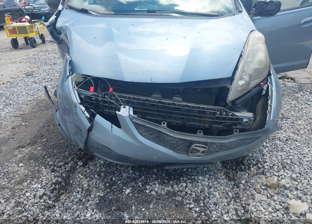 2011 HONDA FIT VIN: JHMGE8H3XBC019085