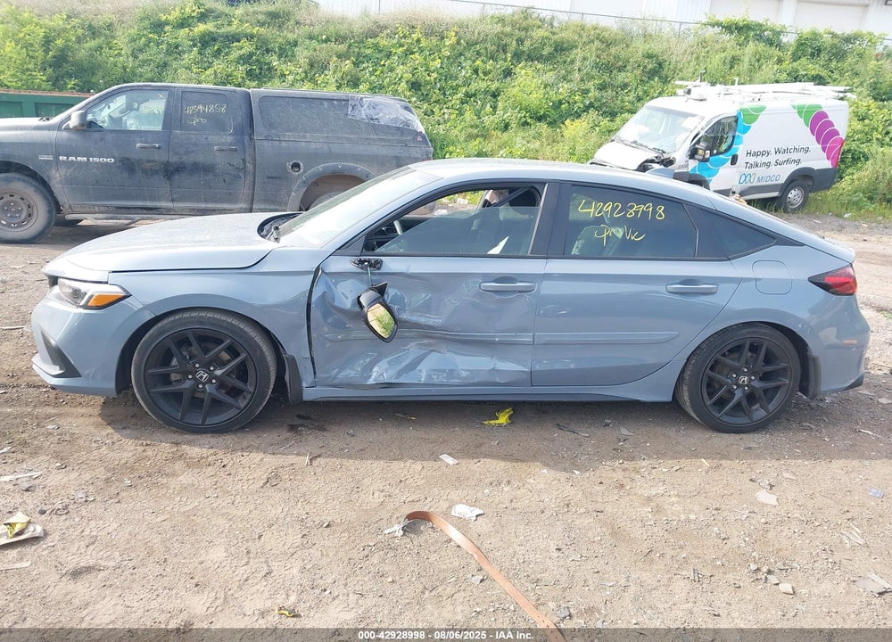 2022 HONDA CIVIC VIN: 19XFL2H88NE011088