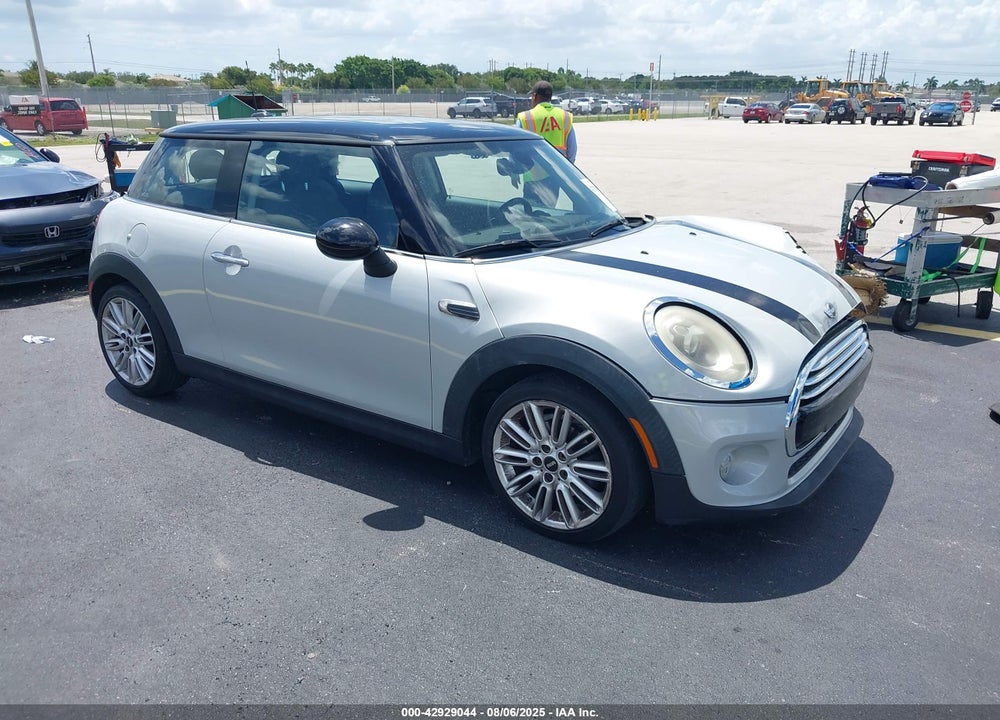 2014 MINI HARDTOP COOPER VIN: WMWXM5C56ET933833
