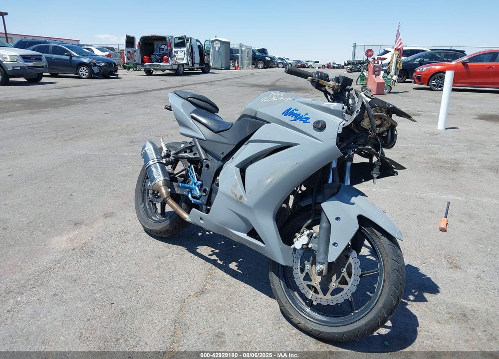 2012 KAWASAKI EX250 J VIN: JKAEXMJ19CDAB2265