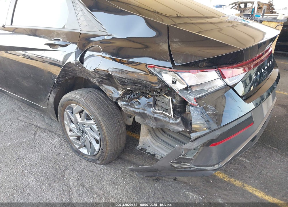 2024 HYUNDAI ELANTRA VIN: KMHLM4DG0RU759331