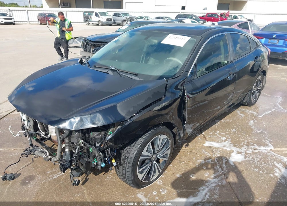2018 HONDA CIVIC VIN: JHMFC1F75JX013801